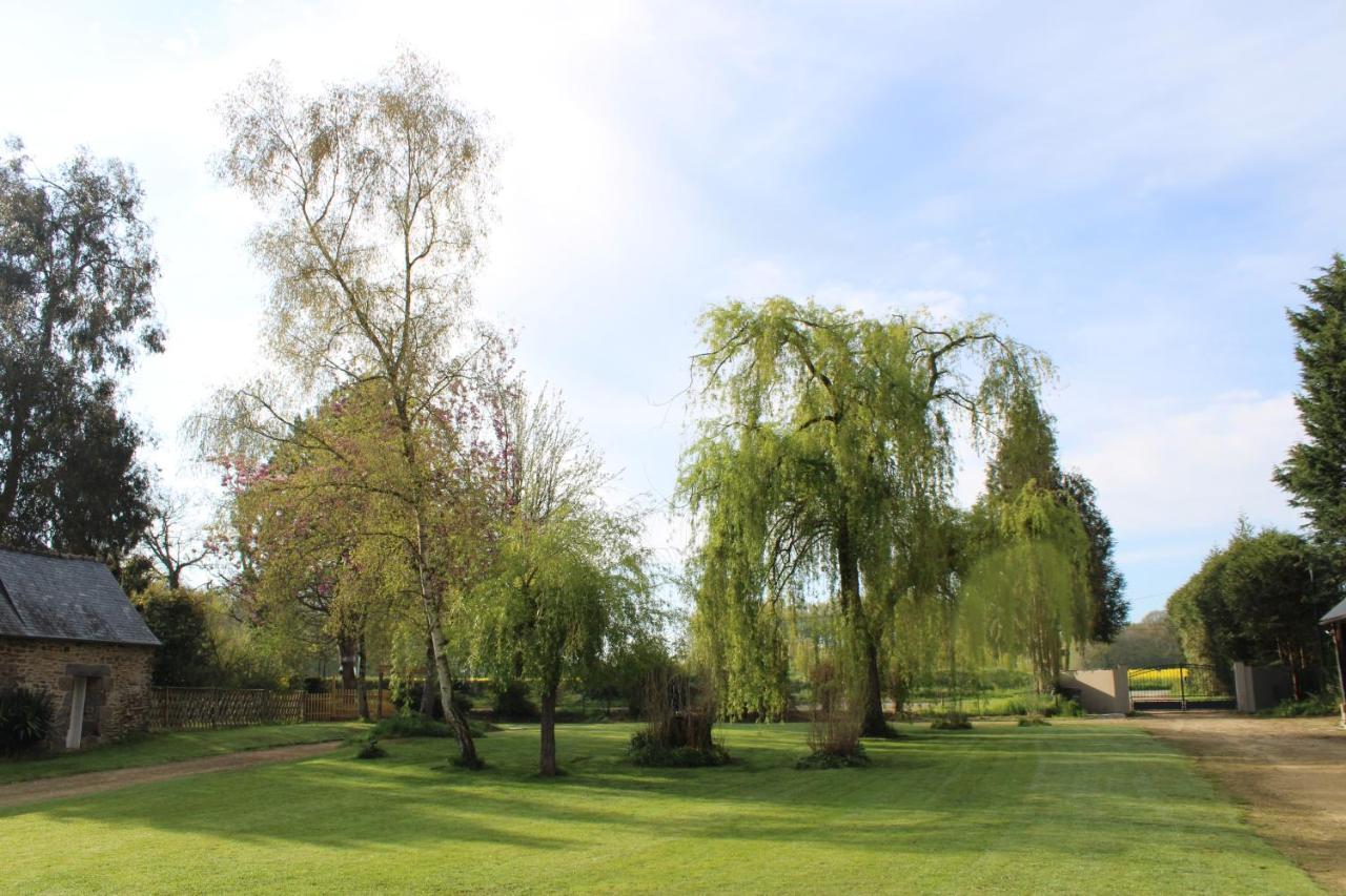 Le Manoir Des Haies Spa Les Champs-Geraux Luaran gambar
