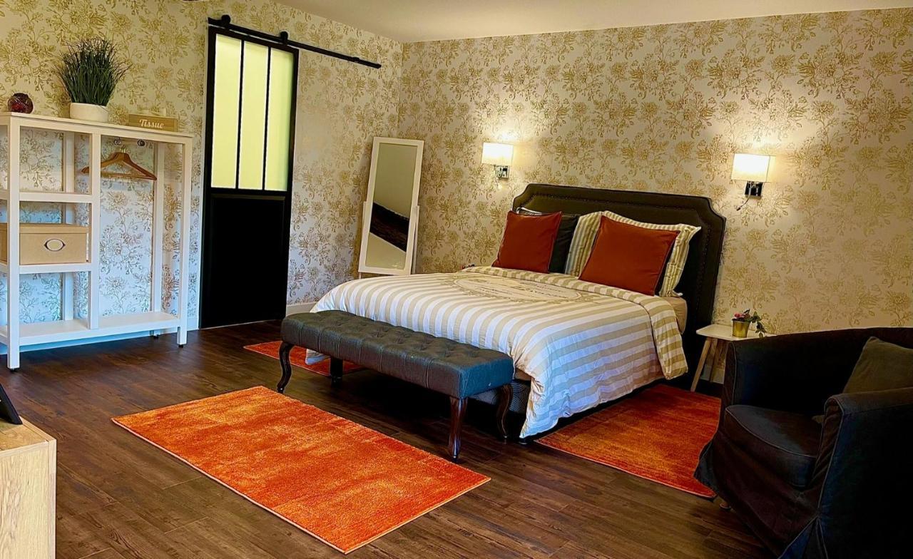 Le Manoir Des Haies Spa Les Champs-Geraux Luaran gambar