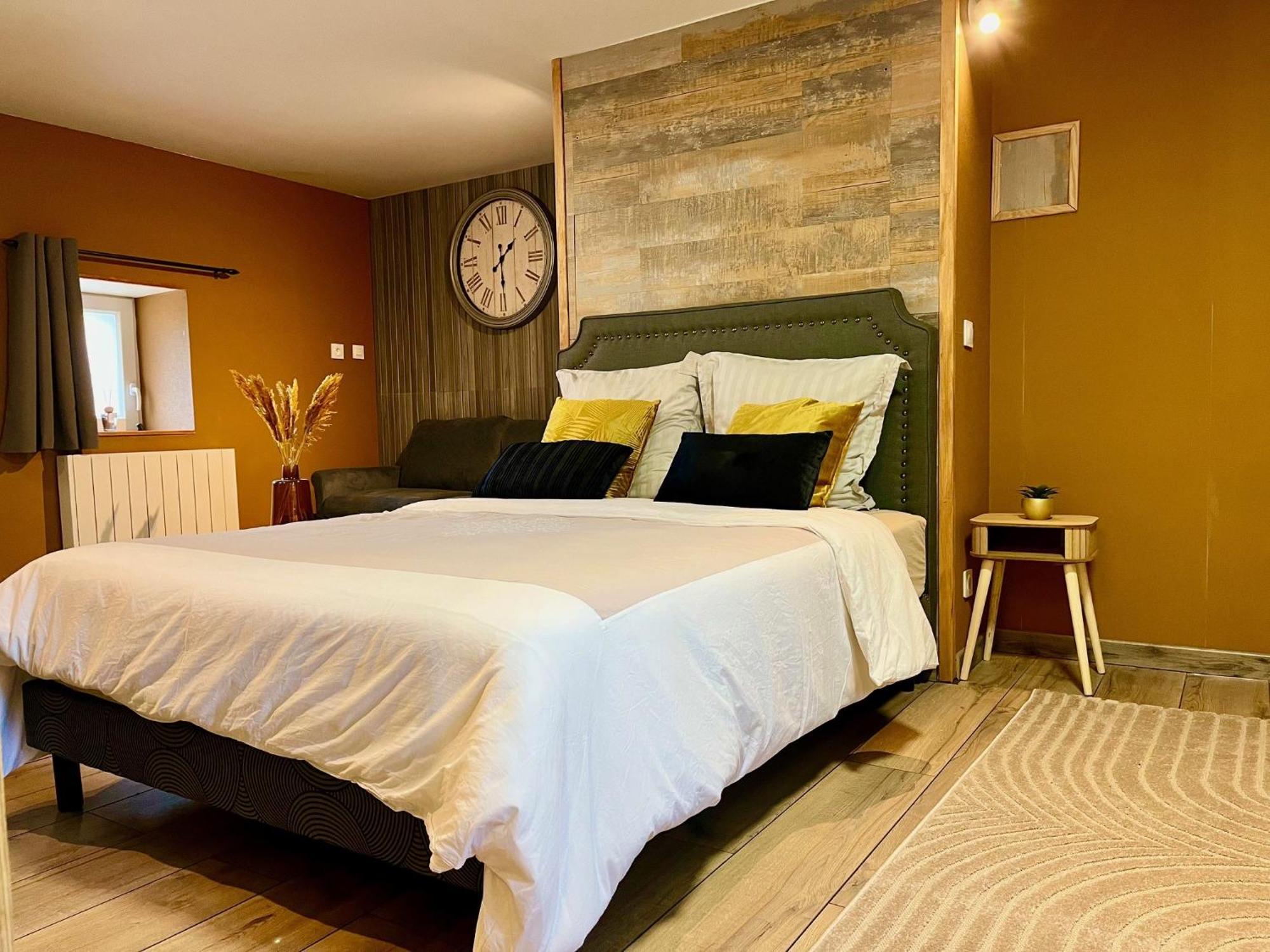 Le Manoir Des Haies Spa Les Champs-Geraux Luaran gambar
