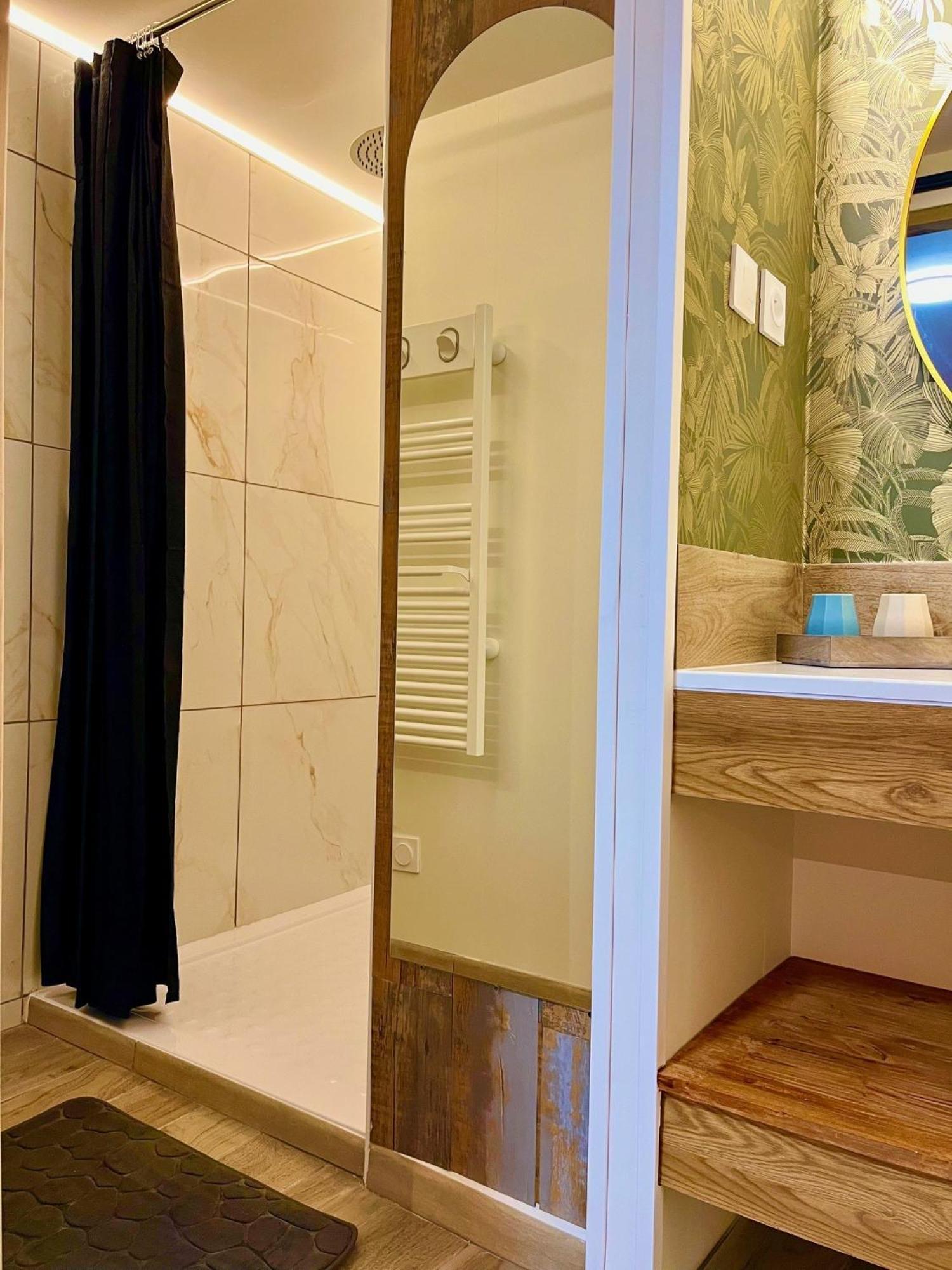Le Manoir Des Haies Spa Les Champs-Geraux Luaran gambar